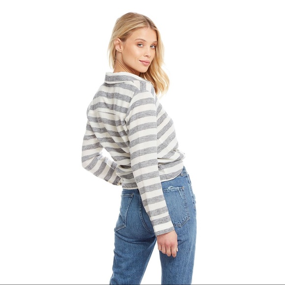 Revolve Chaser Button Down Top Cream/Blue Stripe Size Small NWT - Picture 4 of 7